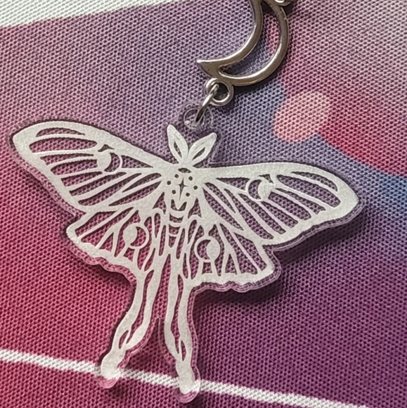 🌙🦋 Moth and crescent moon earrings - Picture 4 of 9